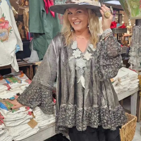 NWT Grey Distressed Bohemian A-Line Satin Tunic XL - Picture 2 of 3